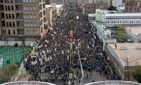 تظاهرات گسترده یمنی‌ها در حمایت از مقاومت و یاری غزه 

