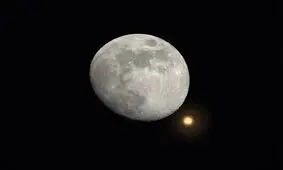 ماه و مریخ امشب هم‌نشین می‌شوند/ تصاویر

