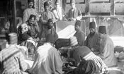سفر در زمان؛ آبتنی مردان قاجاری در چشمۀ آبگرم سرعین؛ 130 سال قبل