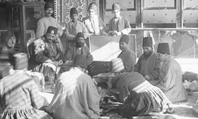 سفر در زمان؛ آبتنی مردان قاجاری در چشمۀ آبگرم سرعین؛ 130 سال قبل