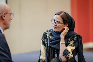 انتقاد تند سایت جبهه پایداری از حجاب خانم معاون 