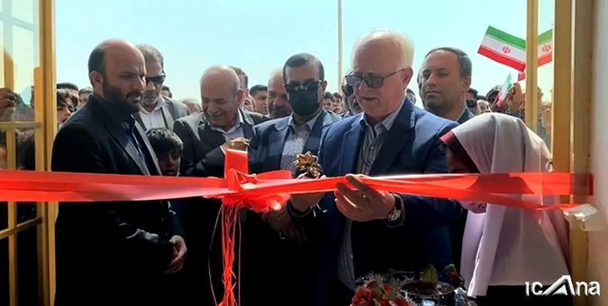 آرامی: تلاش کانون کارشناسان دادگستری استان تهران برای ساخت مدرسه در مناطق محروم امید بخش است/علیپور:۳ مدرسه در استان های گلستان،سیستان بلوچستان و هرمزگان با اعتباری حدود ۲۰۲ میلیارد ریال ساخته شده است
