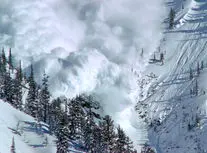 سقوط بهمن در پیست اسکی ایتالیا با ۳ کشته/ ویدئو