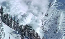 سقوط بهمن در پیست اسکی ایتالیا با ۳ کشته/ ویدئو