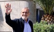 عکس یادگاری با پزشکیان در مترو