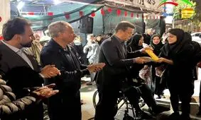 دختر کاراته کار ناشنوا مدال طلا خود را به دختران شهید شجره طیبه میناب اهدا کرد
