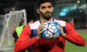 مدافع سابق پرسپولیس از فوتبال خداحافظی کرد