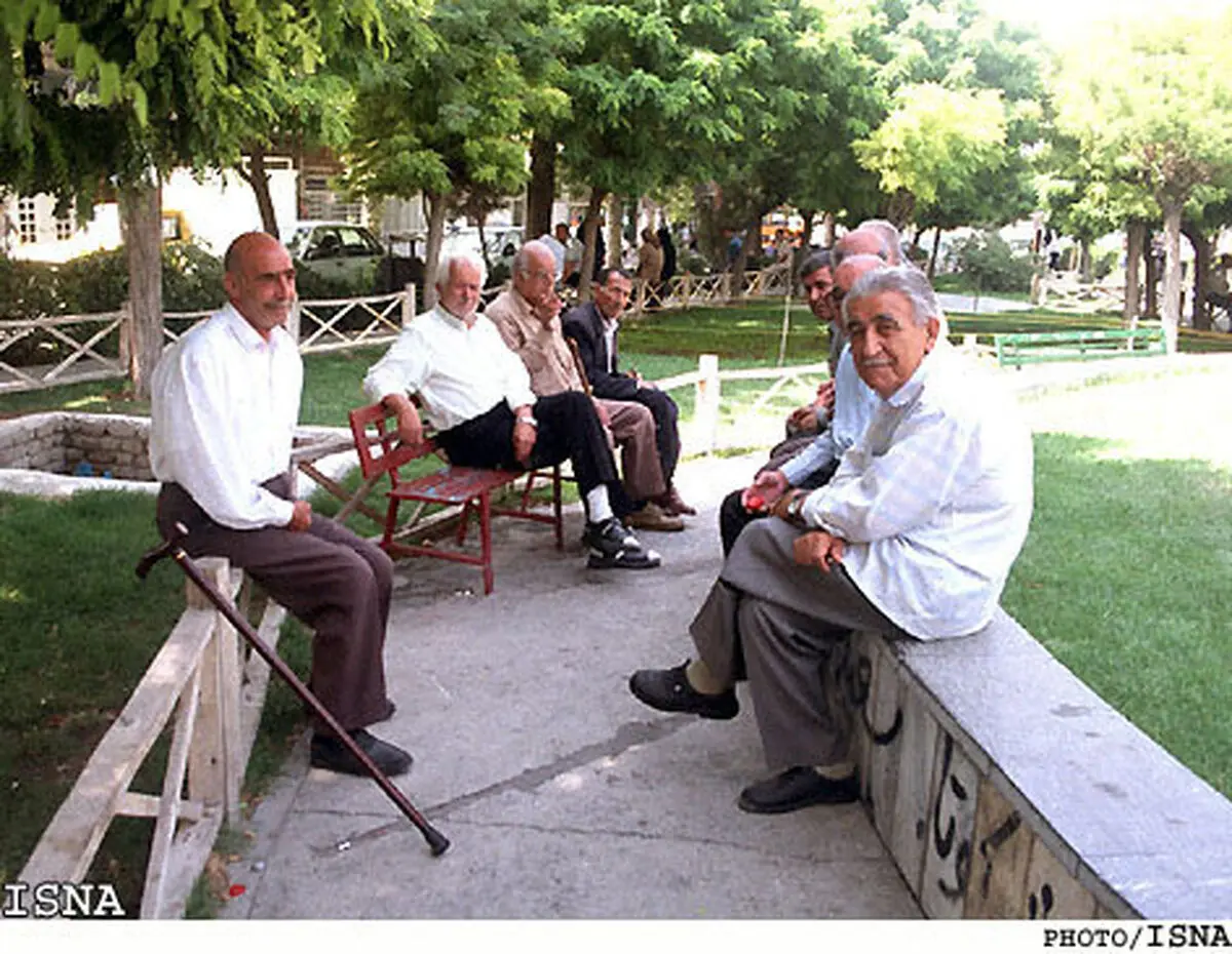 ۶۰ درصد سالمندان ایران تنها زندگی می‌کنند