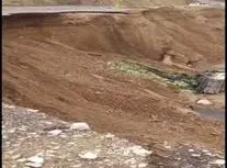 لحظه هولناک رانش زمین در جاده خوزستان/ ویدئو 