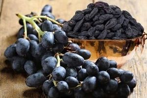 ۲۱ دانه جادویی؛ چرا باید هر روز مویز بخوریم؟