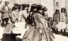 سفر به عصر قاجار؛ از «رقص کُردی» تا «نمایش پهلوانی» در کرمانشاه