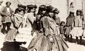 سفر به عصر قاجار؛ از «رقص کُردی» تا «نمایش پهلوانی» در کرمانشاه