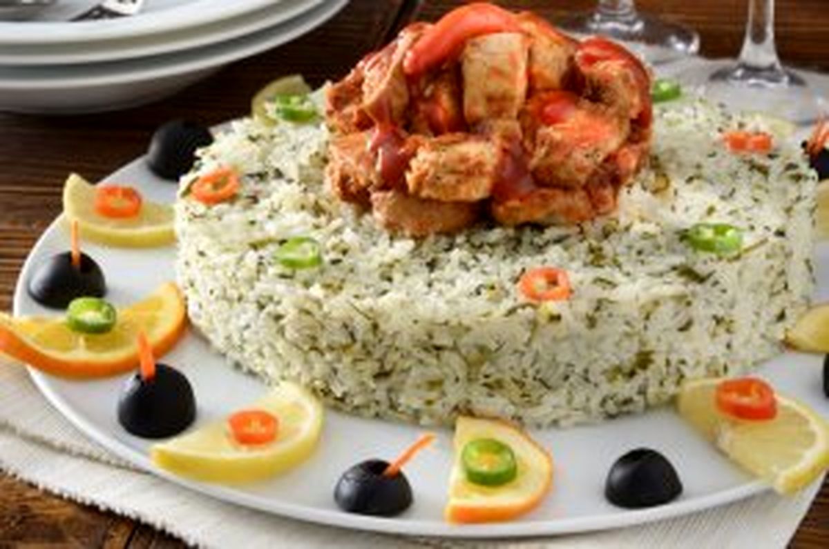 سیرپلو با تره، یک غذای خوش عطر و بوی بهاری
