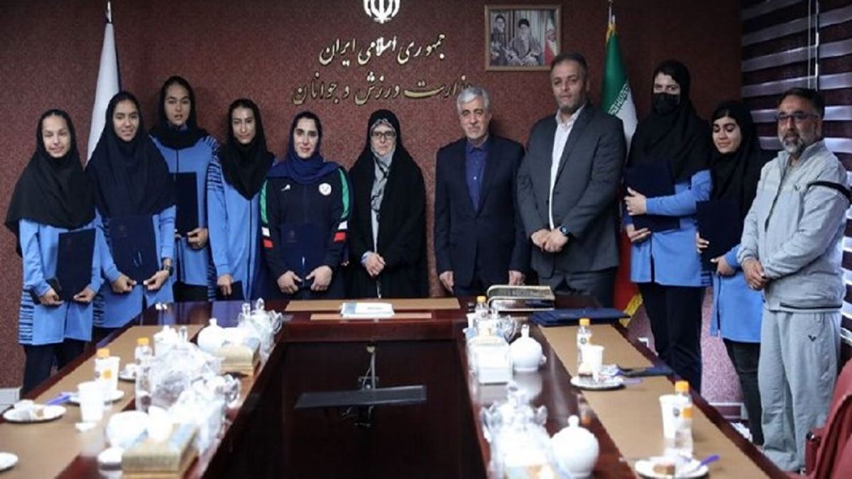 دیدار زنان مدالآور وزنهبرداری و دوومیدانی با وزیر ورزش