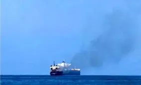 انفجار یک نفتکش در آب‌های جنوبی یمن

