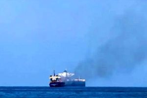 انفجار یک نفتکش در آب‌های جنوبی یمن

