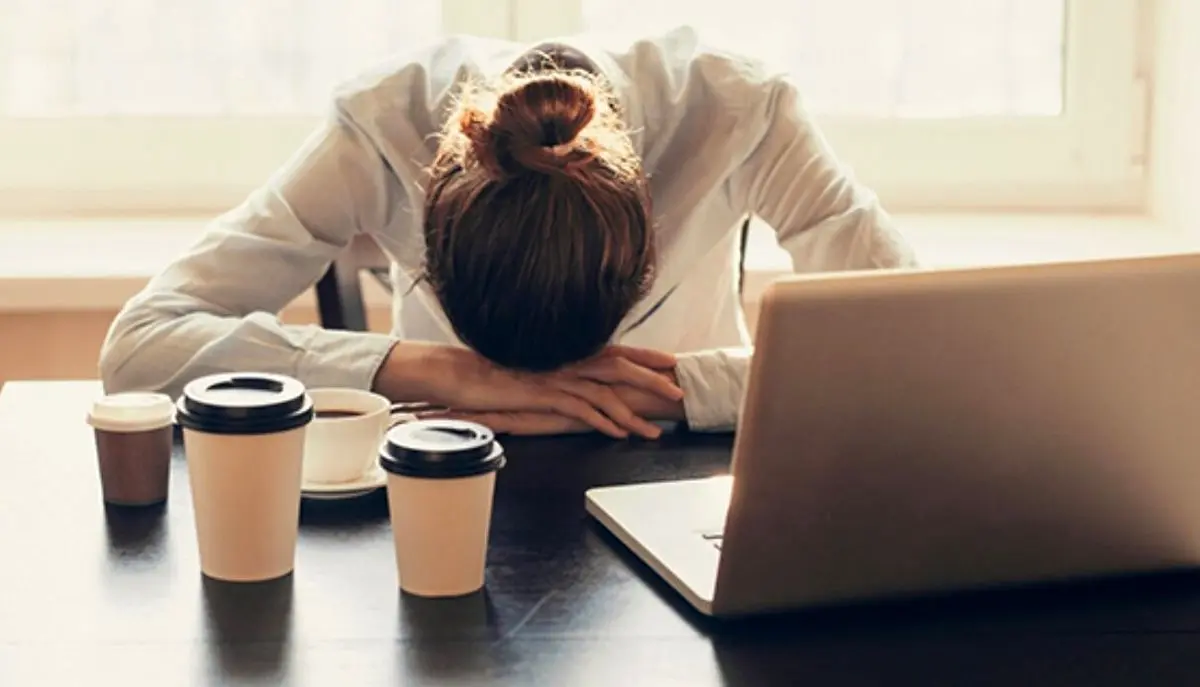 چرا همیشه خسته ایم حتی وقتی خوب می‌خوابیم؟