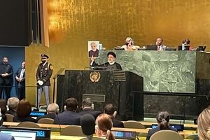 ایران به دنبال ساخت سلاح اتمی نیست/ امروز جهان به "ایران قوی" نیازمند است