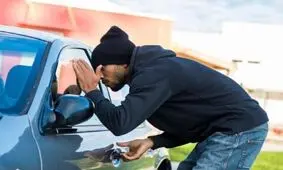 شیوه جدید سرقت خودرو/ ویدئو