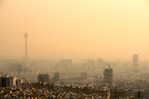 تداوم گرد و خاک در آسمان تهران و غرب کشور 