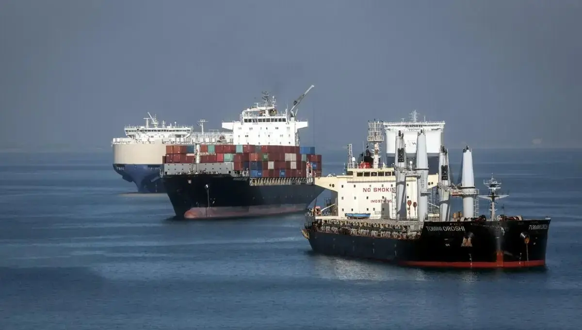 مقام ارشد سپاه: تنگه هرمز در کنترل کامل ایران است/ هشدار درباره بحران اقتصادی آمریکا 