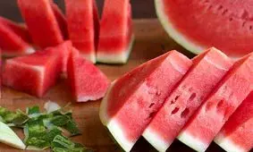 ساده‌ترین روش برای برش مثلثی هندوانه/ ویدئو