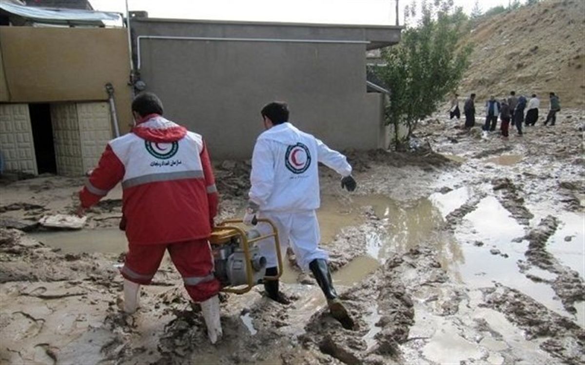 نجات ۴۰ دانشآموز اردبیلی از هجوم سیل