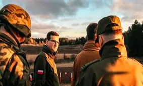  لهستان: در مرز بلاروس در معرض جنگ از نوع جدیدی قرار داریم