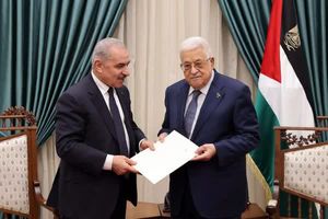 محمود عباس با استعفای نخست‌وزیر تشکیلات خودگردان فلسطین موافقت کرد

