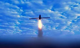 حمله انصارالله یمن به یک هدف در یافا و ۲ ناوشکن آمریکا در دریای سرخ

