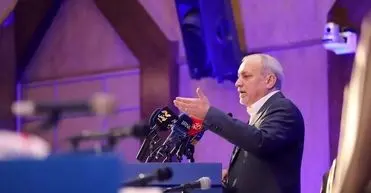  اگر تروریست نفوذی وارد کشور شده و اینچنین از مردم و نیروی انتظامی تلفات گرفته، حکومت باید پاسخگو باشد/ حاکمیت مسئول امنیت شهروندان است/ ویدئو