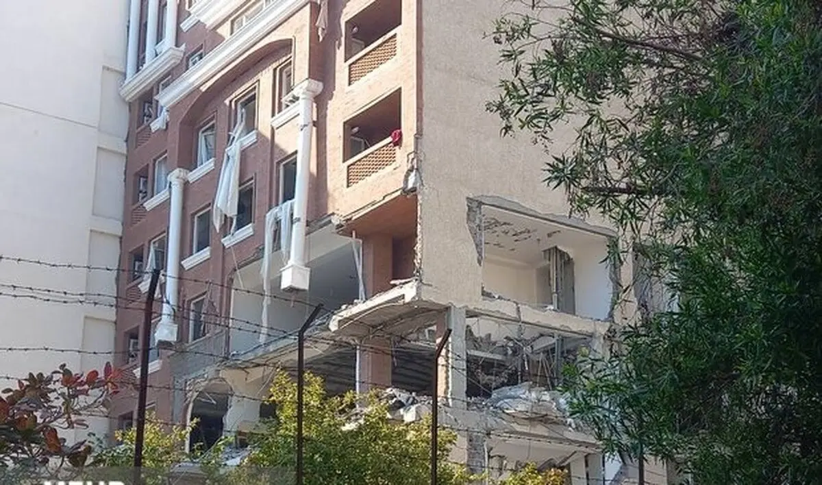 صدای انفجار در بندرعباس؛ مربوط به حادثه در منزل مسکونی است/ یک کشته و ۱۴ مصدوم در انفجار ساختمان/ تصاویر