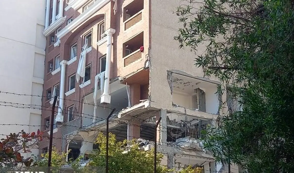 صدای انفجار در بندرعباس؛ مربوط به حادثه در منزل مسکونی است/ یک کشته و ۱۴ مصدوم در انفجار ساختمان/ تصاویر