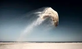 هنرمندی که تصاویر حیوانات را در «شن‌های پرتاب‌شده» شکار می‌کند