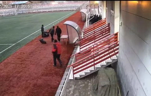 ویدئوی کتک‌زدن خبرنگار توسط محمود فکری 