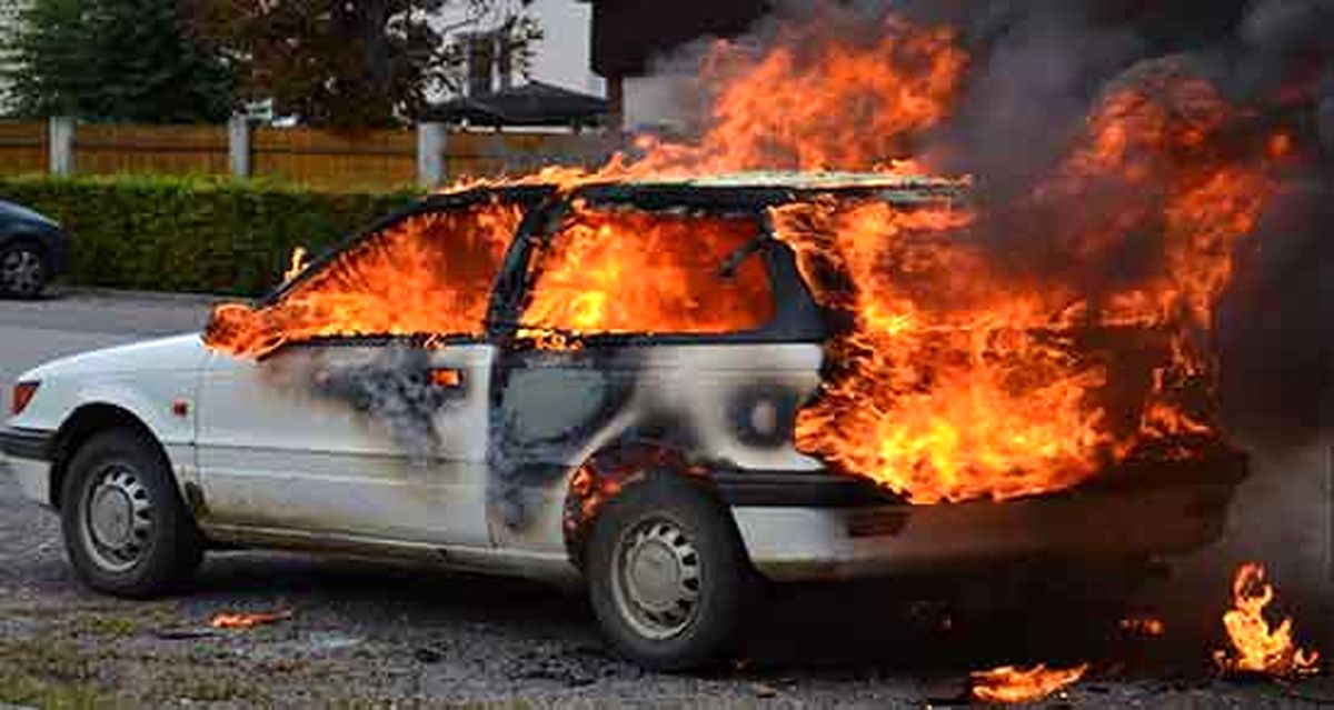 جزئیات آتش سوزی عمدی خودروها در ستارخان/ متهم شناسایی شد