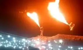 حرکت خطرناک این دو جوان با کپسول گاز در مراسم عروسی/ ویدئو