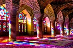 عکاسی خانم های بدون چادر در مسجد نصیرالملک شیراز ممنوع شد