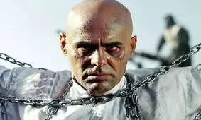 ماجرای کچل کردن جمشید هاشم‌ پور از زبان یک تهیه‌کننده/ ویدئو

