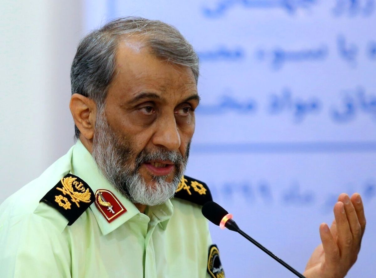 با کسانی که بخواهند هنجارها را زیر پا بگذارند برخورد قاطع میکنیم