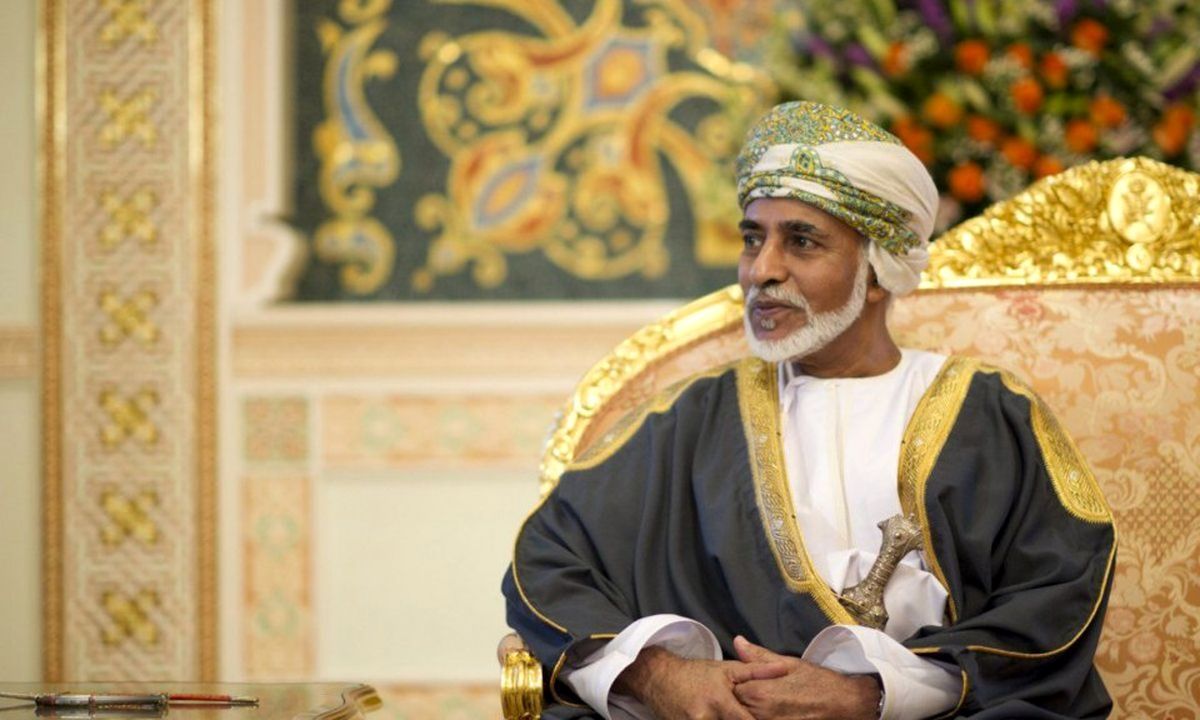 وقتی سلطان قابوس توسط پدرش به حصر خانگی رفت/ در عمان، فوتبال، استفاده از عینک آفتابی و سفر خارجی ممنوع بود