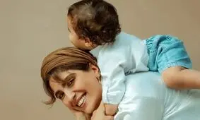 عکس‌های جدید مونا کرمی در کنار فرزندش حامی 