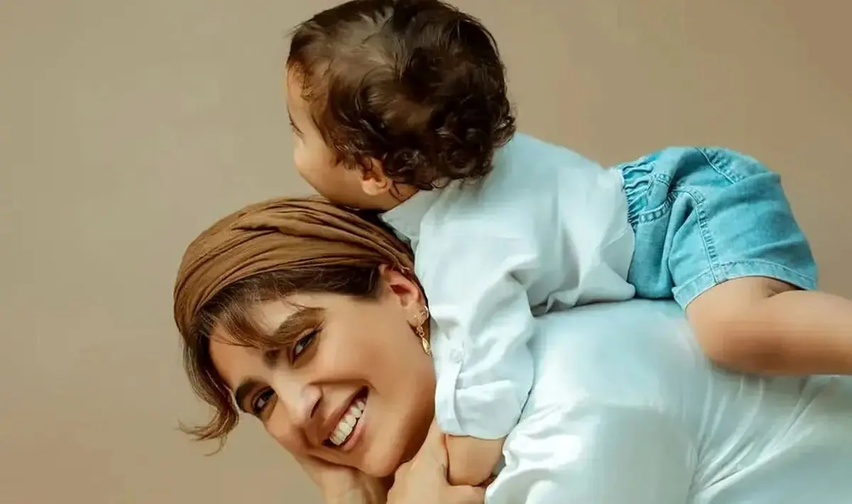 عکس‌های جدید مونا کرمی در کنار فرزندش حامی 