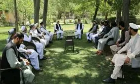 کرزی بار دیگر بر بازگشایی مکاتب دخترانه در افغانستان تأکید کرد