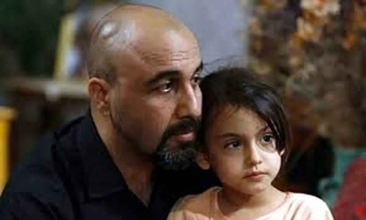 تیپ کریسمسی نیکی نصیریان بازیگر نقش درسا کوچولوی بزنگاه 