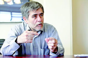  دست نیروهای مسلح در روند مذاکرات ایران و آمریکا، روی ماشه باشد/ ​دشمن با تنگ کردن حلقه تحریم ها به دنبال گرفتن سرمایه اجتماعی نظام است/ نباید اجازه داد تا موضوع غنی سازی در ایران را به زندگی مردم گره بزنند/ ​آمریکا و رژیم صهیونیستی با اصل نظام مشکل دارند