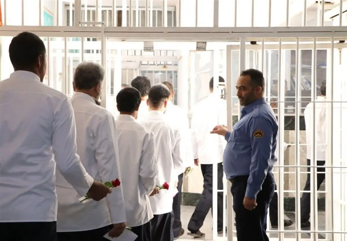 عفو و تخفیف مجازات بیش از ۲۵۰۰ محکوم دادگاه‌های عمومی و انقلاب به مناسبت میلاد پیامبر(ص)/ رهبر انقلاب تصمیم‌گیری در این خصوص را بر عهده رئیس قوه قضائیه گذاشتند