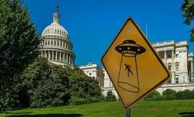 تلاش سناتورهای آمریکایی برای افشای اطلاعات مربوط به بشقاب‌ پرنده‌ها

