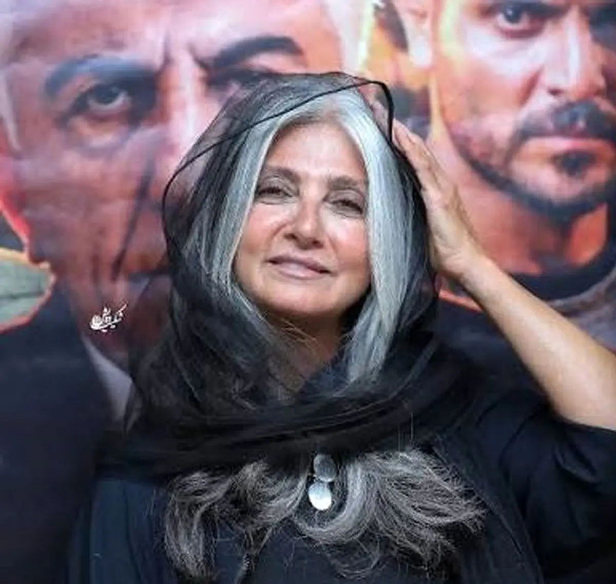استایل باشکوه رویا جاویدنیا ملکه 60 ساله سینما در مراسم اکران سریال «بی‌عاطفه» 