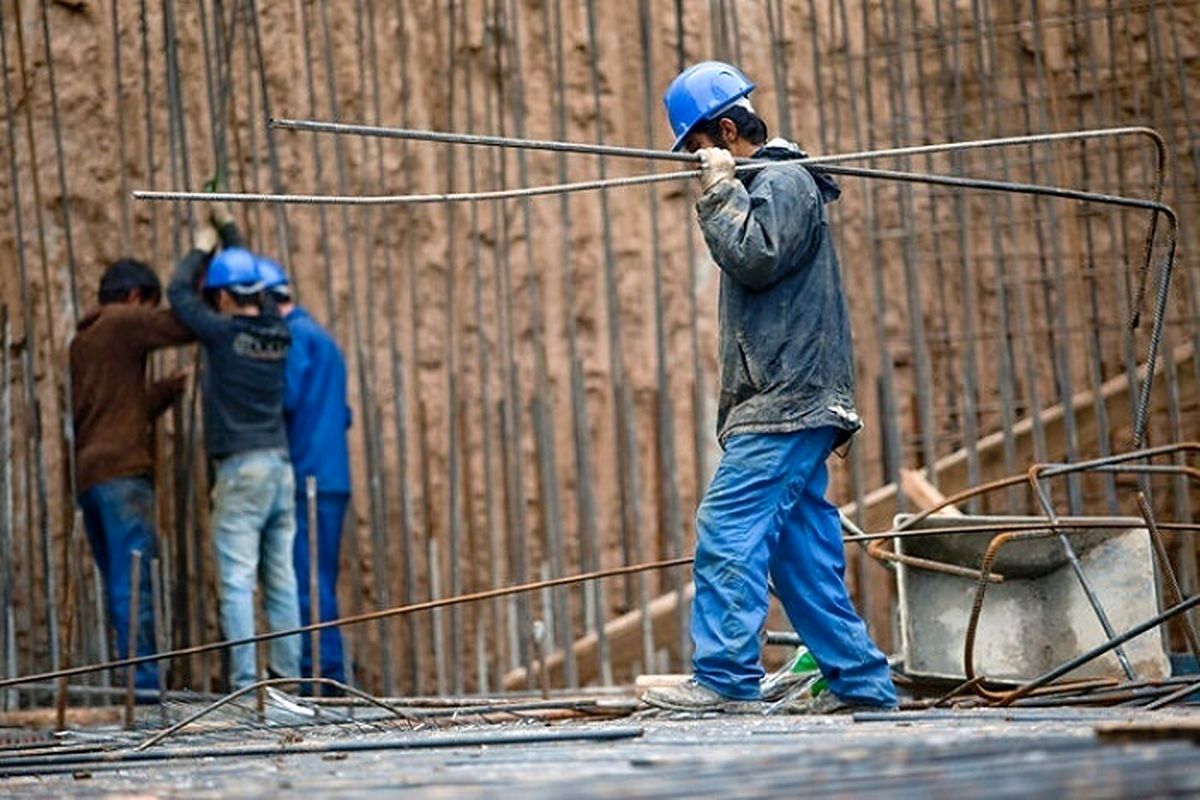 فعال کارگری: حداقل مزد کارگر پوشش‌دهنده اجاره مسکن کارگران نیست/ کارگران امروزه در سخت‌ترین شرایط قرار دارند